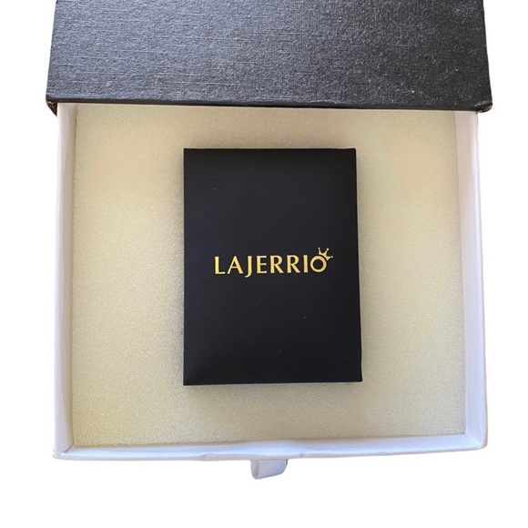 *SOLD*. Lajerrio Engagement/Wedding Ring Set - Picture 8 of 8